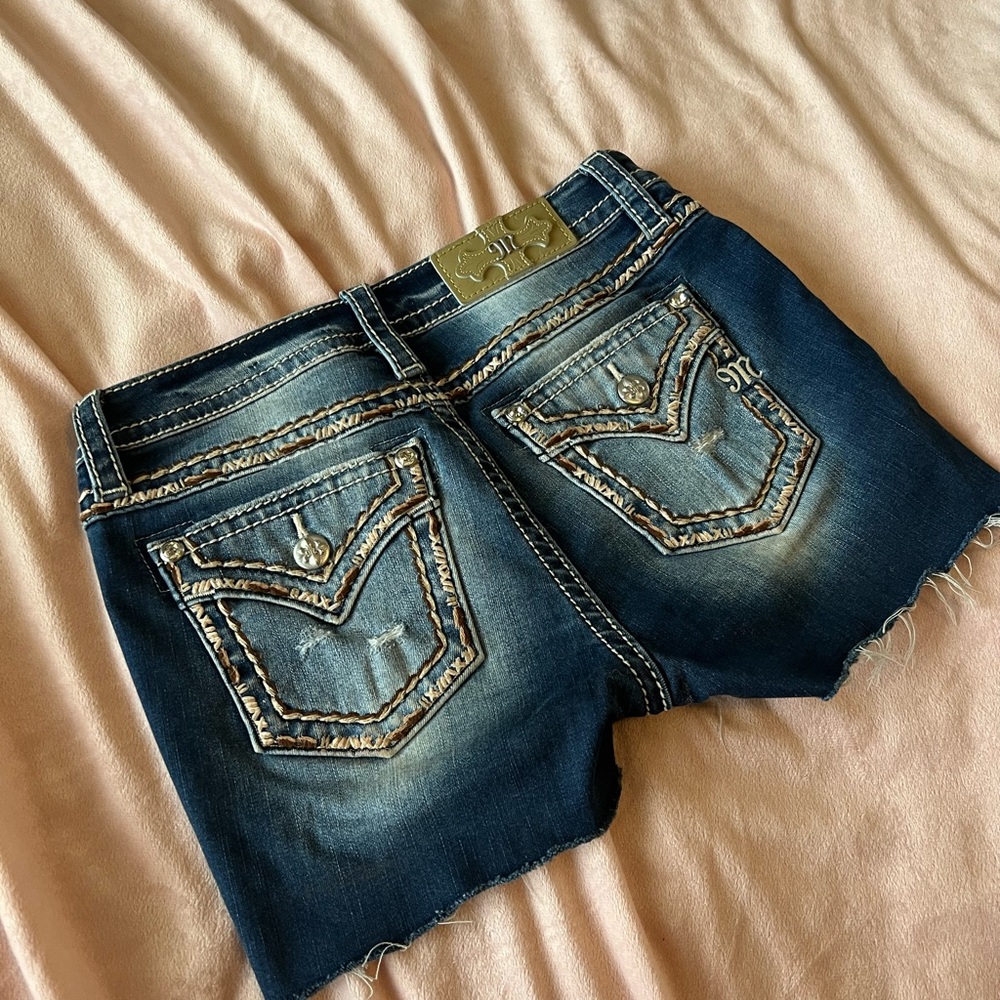Miss Me Mid-Rise denim stretch shorts, size 26. - Picture 8 of 8